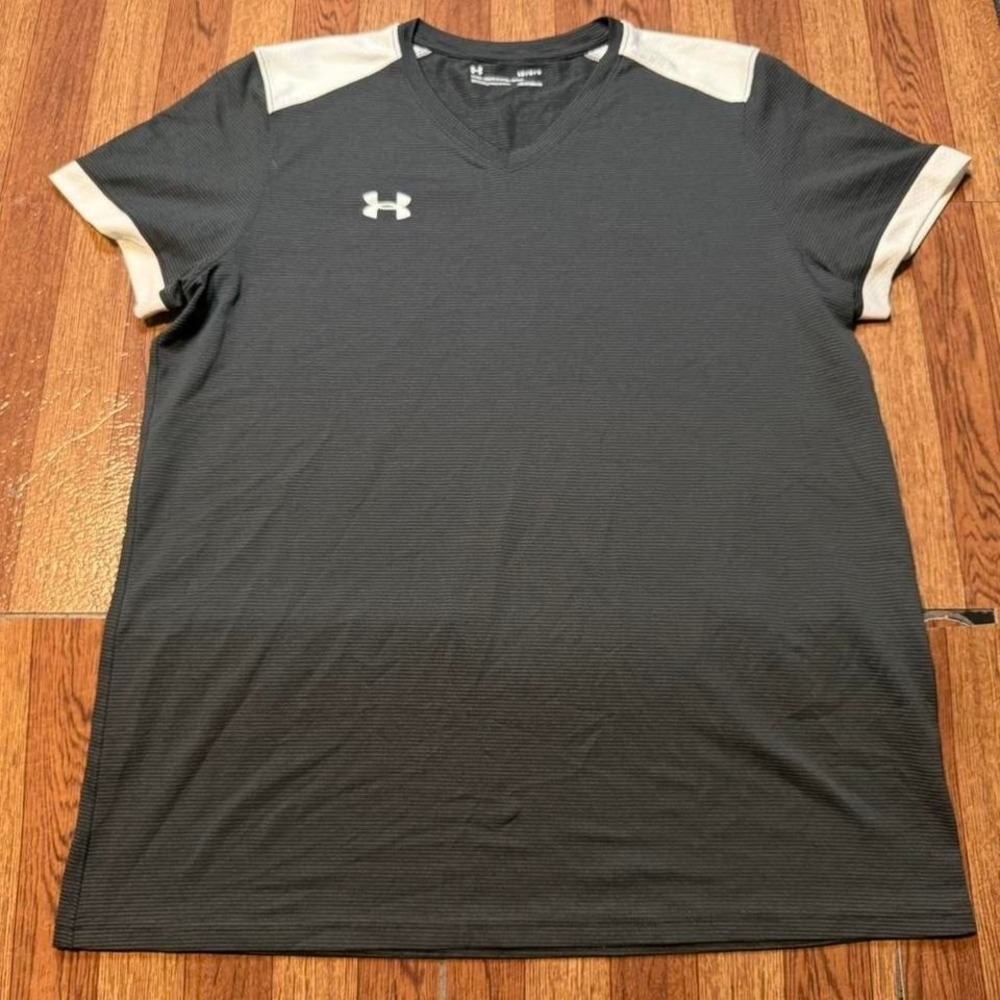Under Armour Black Women's Striped Heat Tech Fitted V Shirt Large
